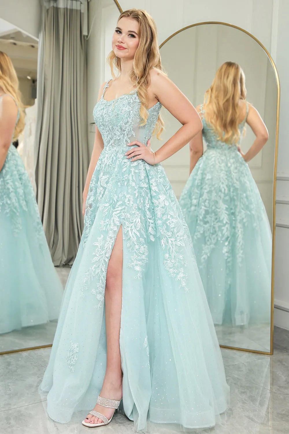 Wholesale A-Line Tulle Spaghetti Straps Prom Dress With Slit And Appliques