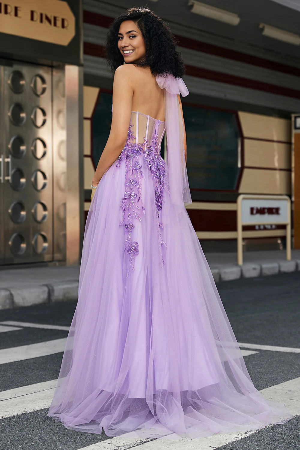 Wholesale Prom Dress A Line Halter Neck Corset with Appliques