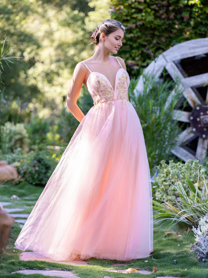 Wholesale Elegant A-line Evening Dress Deep V Neckline Applique Tulle Prom Dress