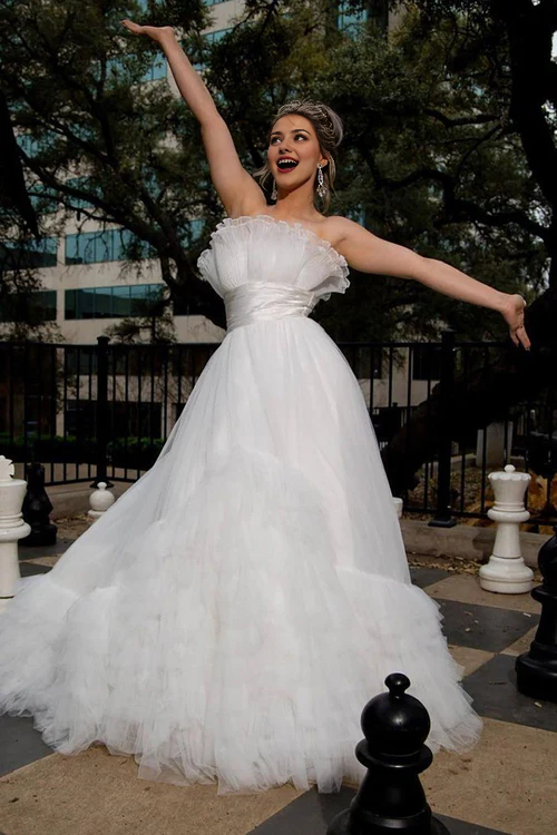 Wholesale Elegant A-Line Wedding Dress Strapless White Tulle White Dresses