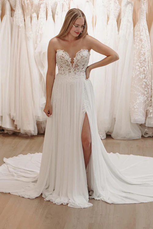 Wholesale Elegant White Sweetheart Long Lace Boho Wedding Dress with Slit