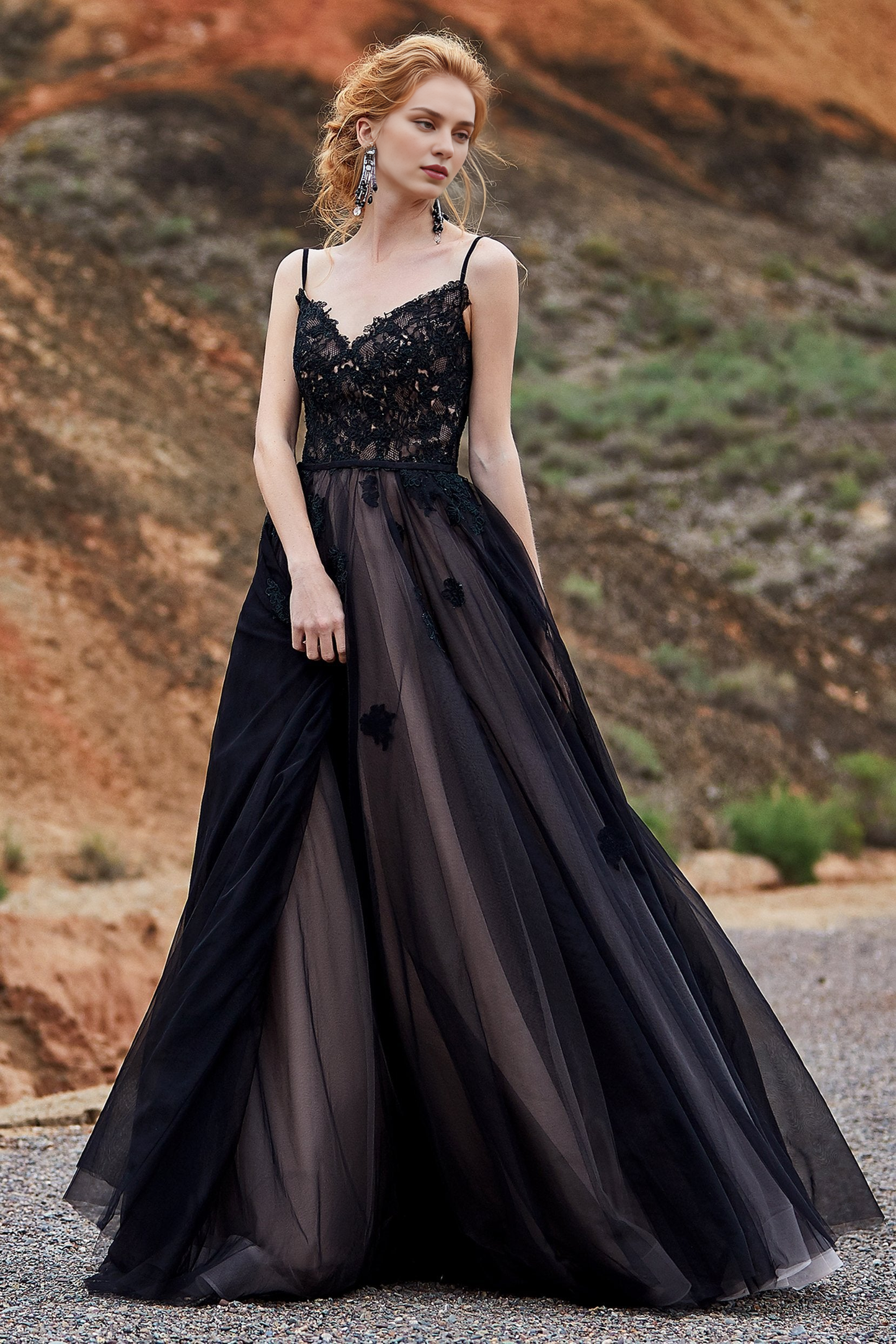 Wholesale Spaghetti Straps Black Wedding Dress with Color Lace Applique A-line Bridal Dress vestido de fiesta largos de gala