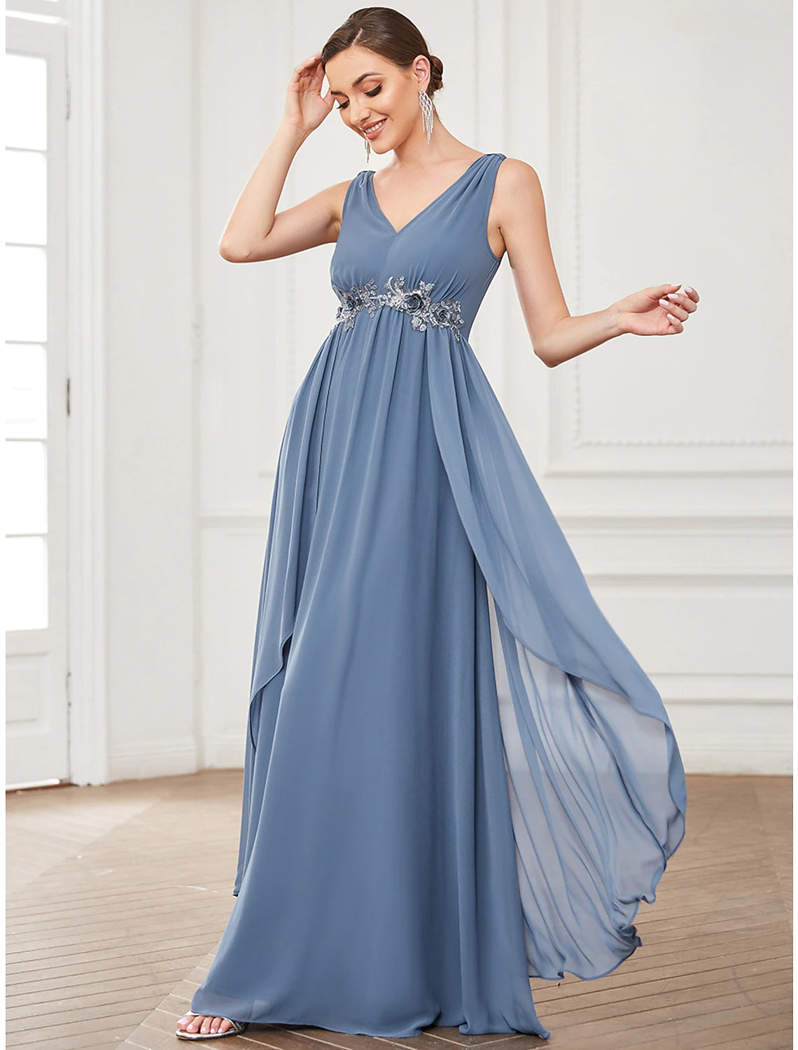 wholesale  A-Line Prom Dresses Minimalist Dress Party Wear Floor Length Sleeveless V Neck Chiffon with Appliques