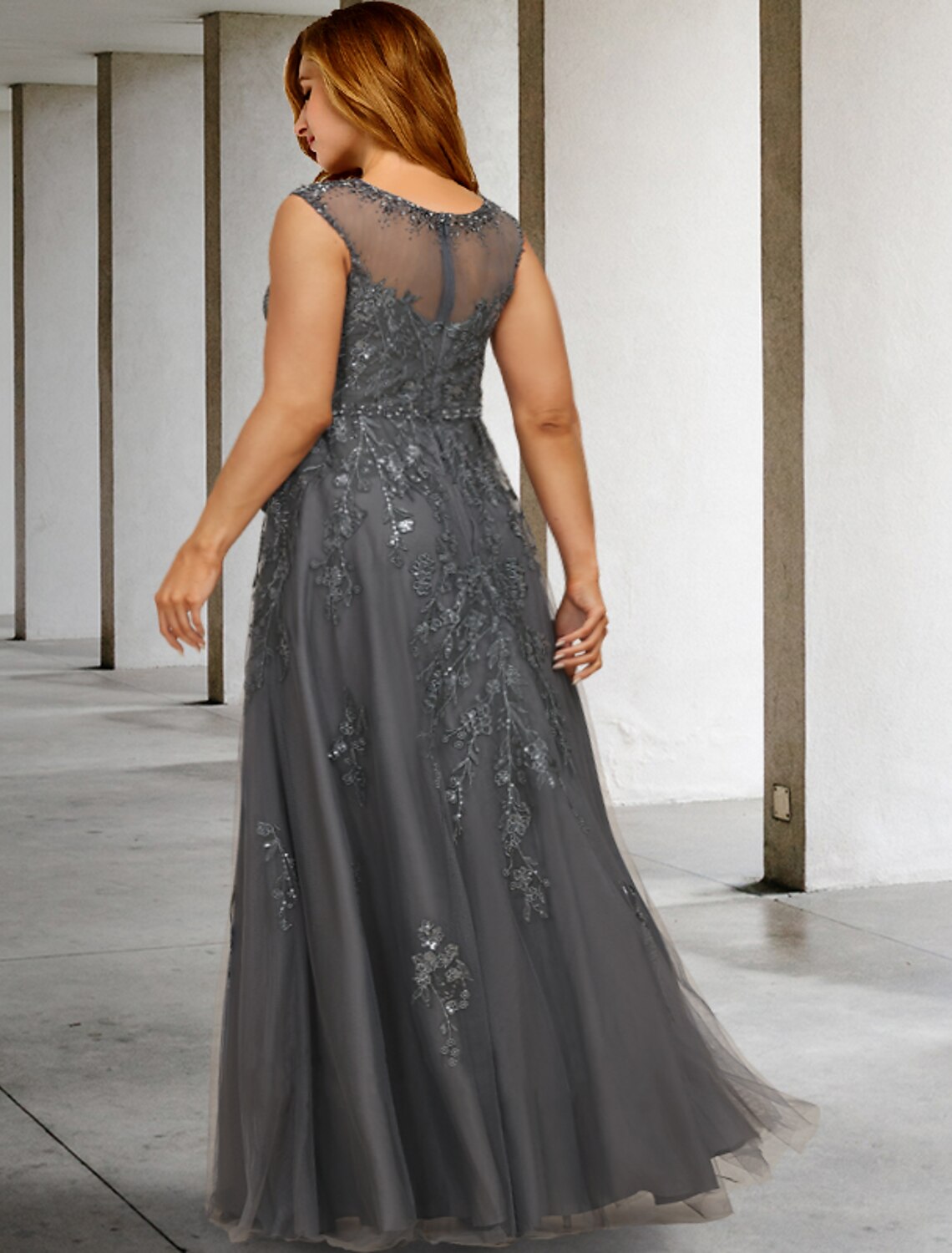 Wholesale A-Line Plus Size Curve Mother of the Bride Dresses Elegant Dress Formal Floor Length Sleeveless Jewel Neck Lace with Beading Sequin Appliques