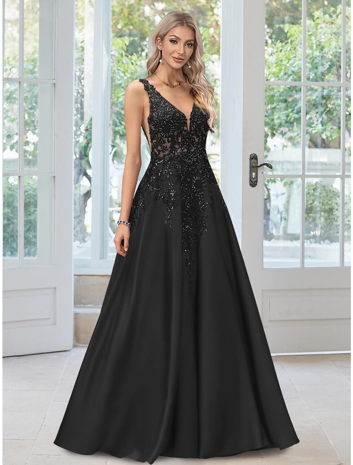 Wholesa A-Line Evening Gown Floral Dress Formal Black Dress Floor Length Sleeveless V Neck Lace with Appliques