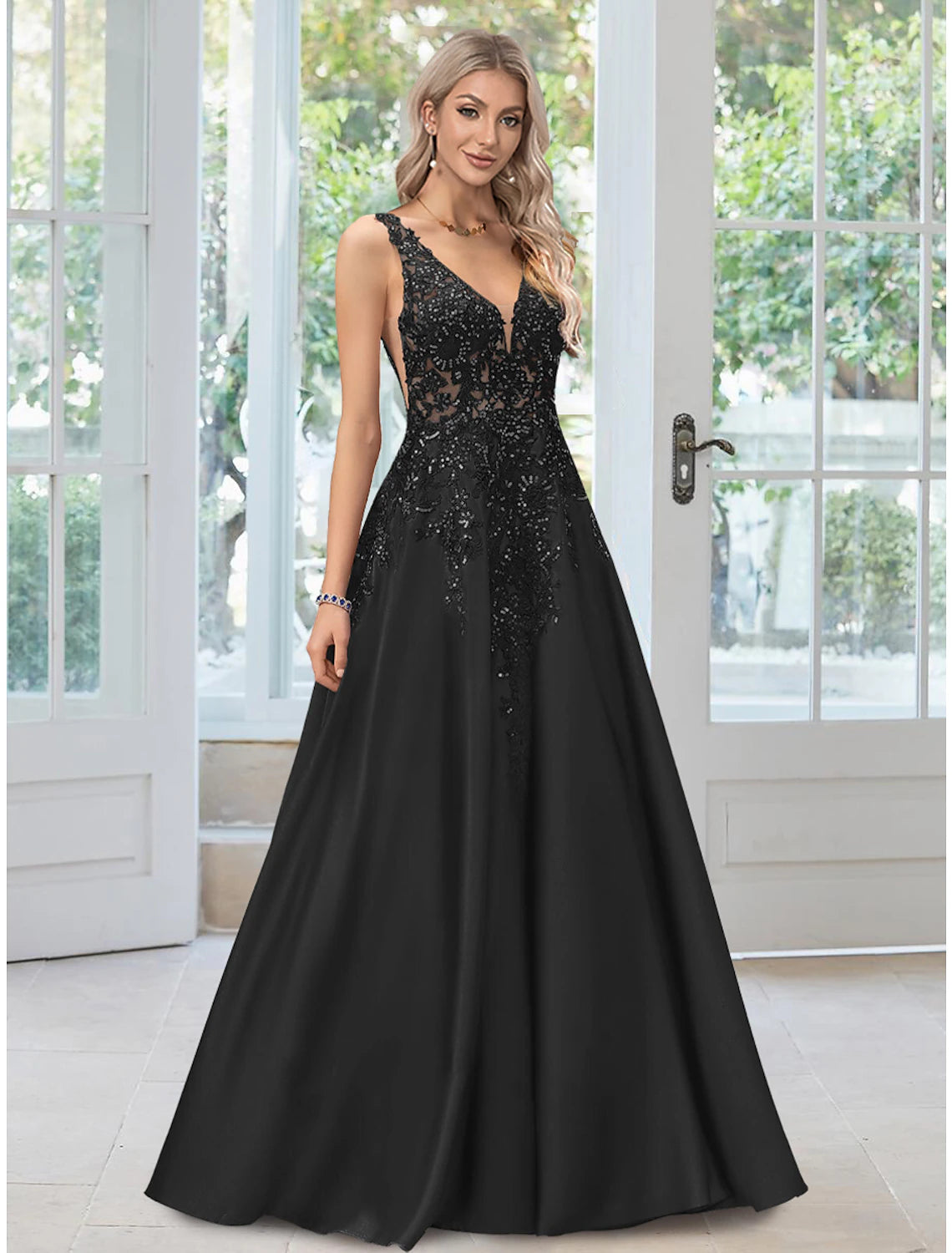 Wholesale A-Line Evening Gown Black Dress Formal Floor Length Sleeveless V Neck Lace with Appliques