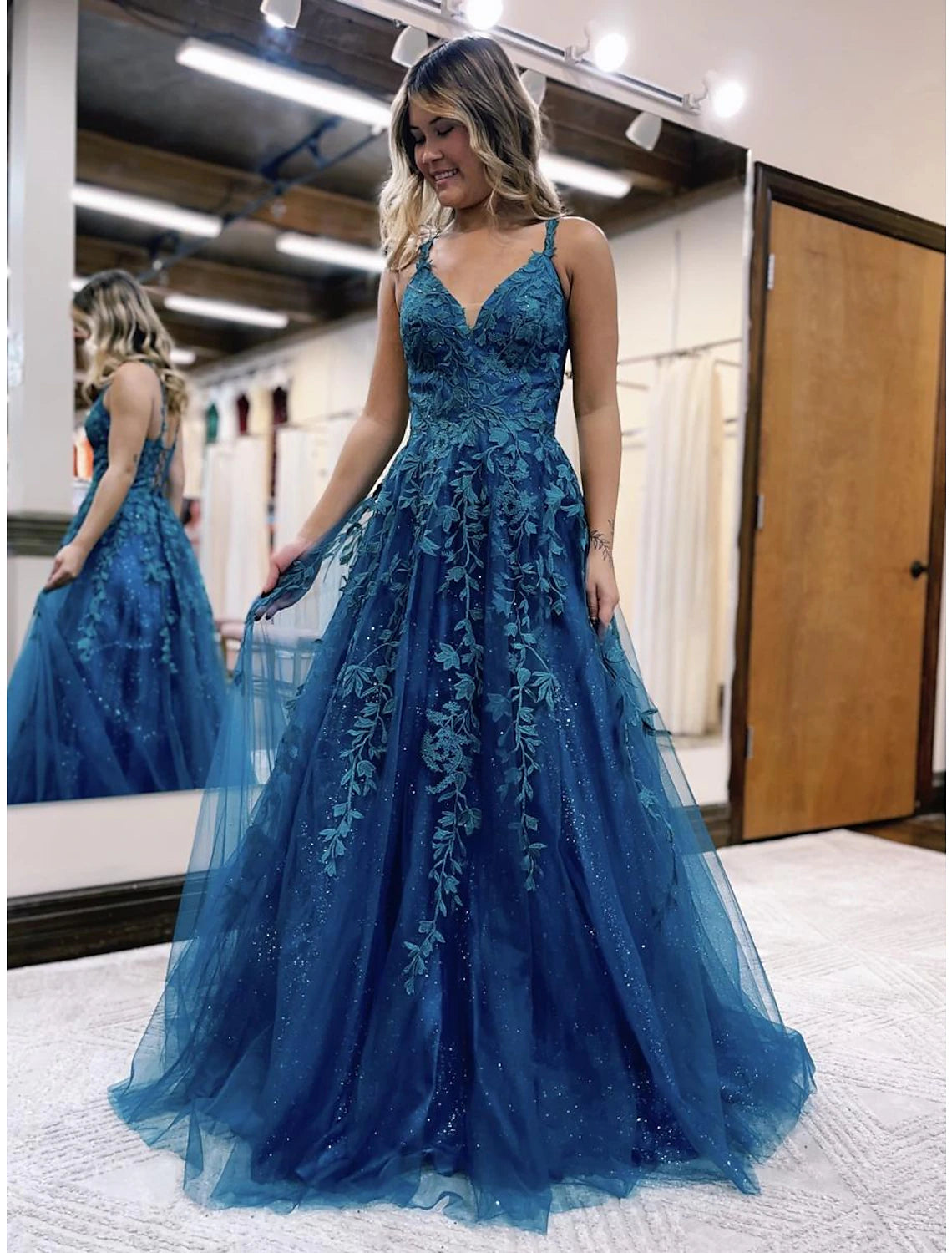 Wholesale Ball Gown A-Line Prom Dresses Sparkle & Shine Dress Formal Floor Length Sleeveless V Neck Tulle Backless with Glitter Appliques