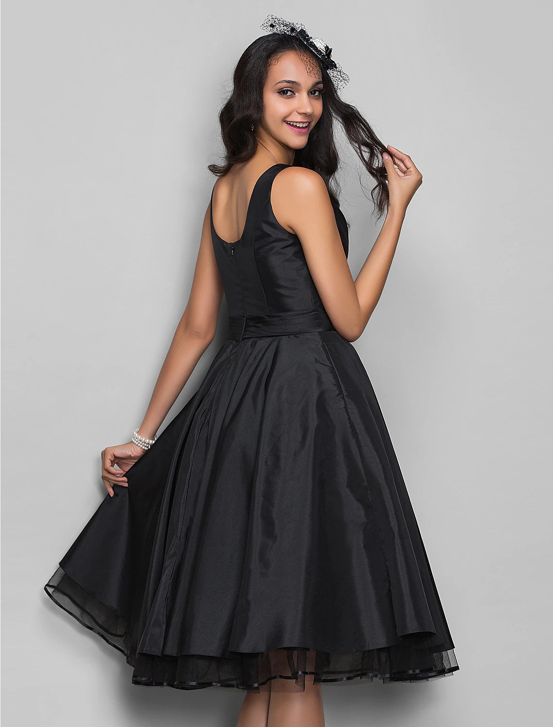 Wholesa  A-Line Cocktail Black Dress Plus Size Vintage Dress Halloween Wedding Guest Knee Length Sleeveless V Neck Taffeta with Pleats Crystals