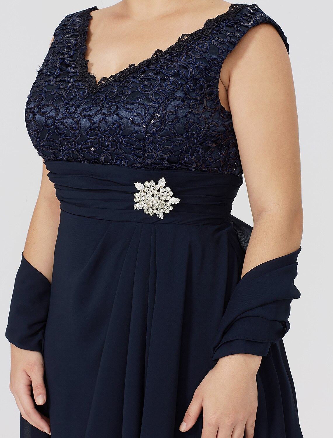 Wholesa A-Line Mother of the Bride Dress Classic & Timeless Plus Size Wrap Included V Neck Knee Length Chiffon Lace Sleeveless yes with Ruched Crystal Brooch