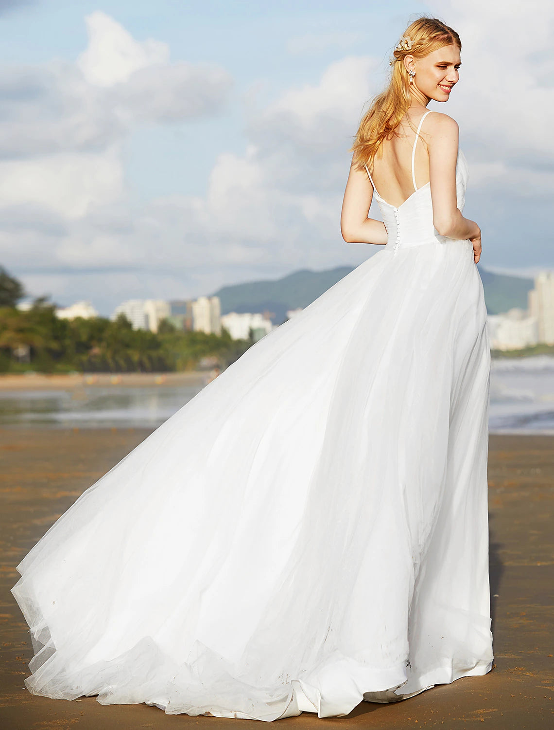 wholesale  Beach Wedding Dresses A-Line Spaghetti Strap Sleeveless Sweep / Brush Train Chiffon Bridal Gowns With Sashes / Ribbons