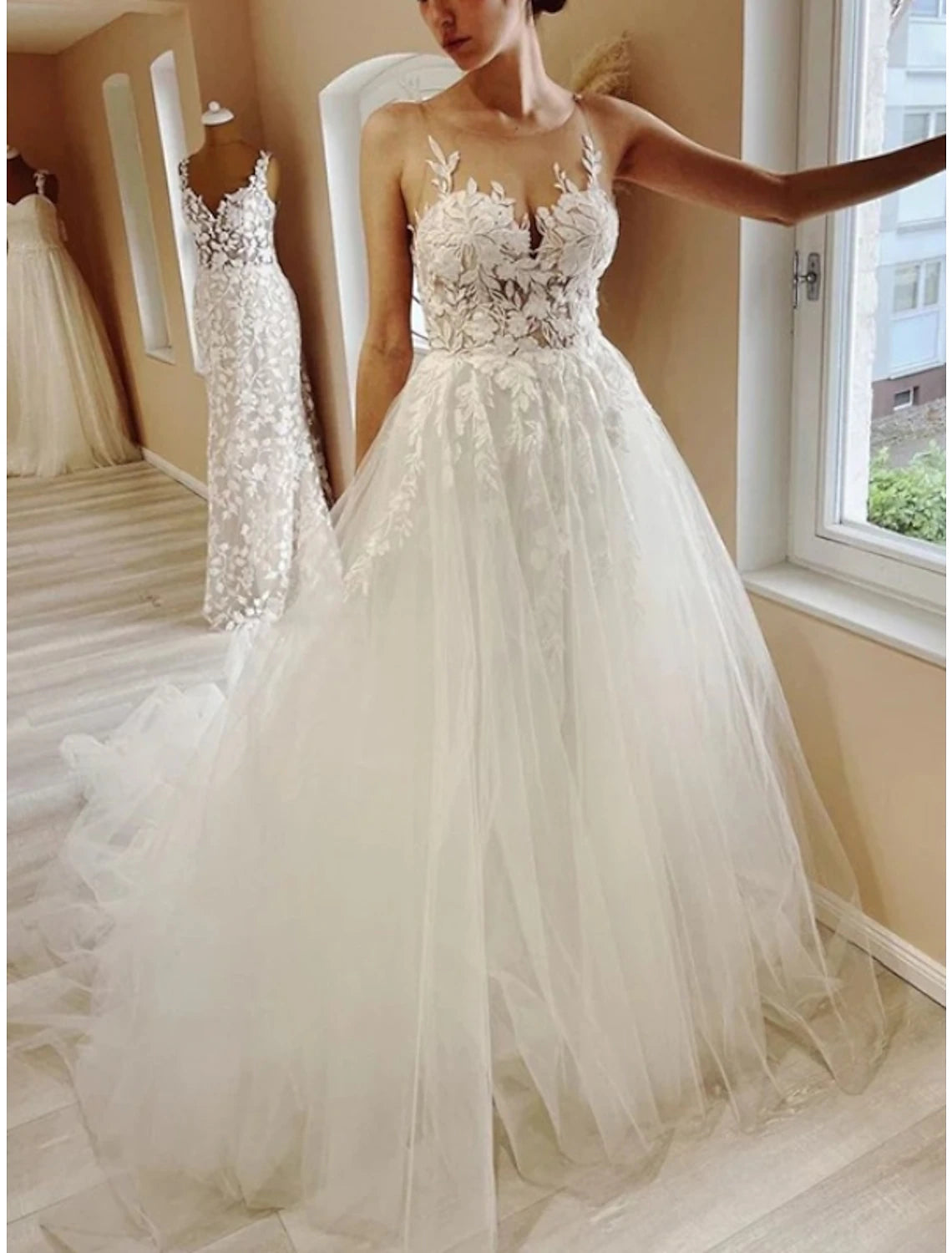 Wholesa Beach Formal Wedding Dresses Ball Gown Illusion Neck Sleeveless Court Train Lace Bridal Gowns With Pleats