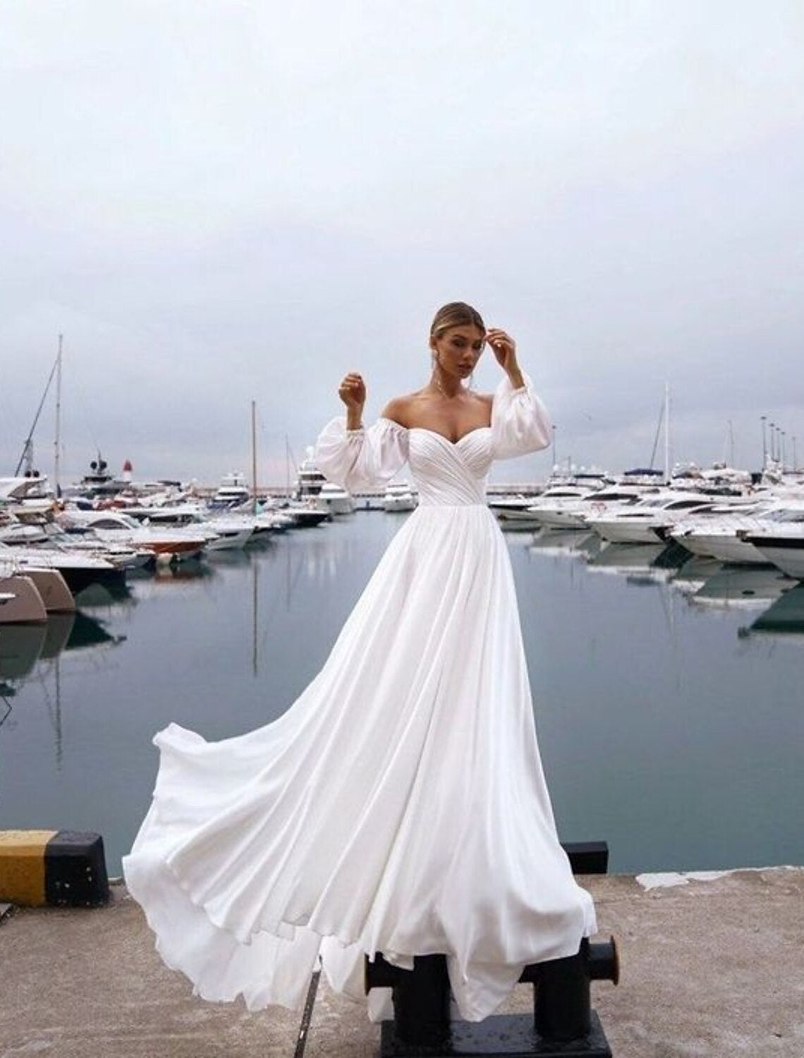 Wholesale Beach Casual Wedding Dresses A-Line Off Shoulder Long Sleeve Sweep / Brush Train Chiffon Bridal Gowns With Ruched Solid Color Summer Wedding Party