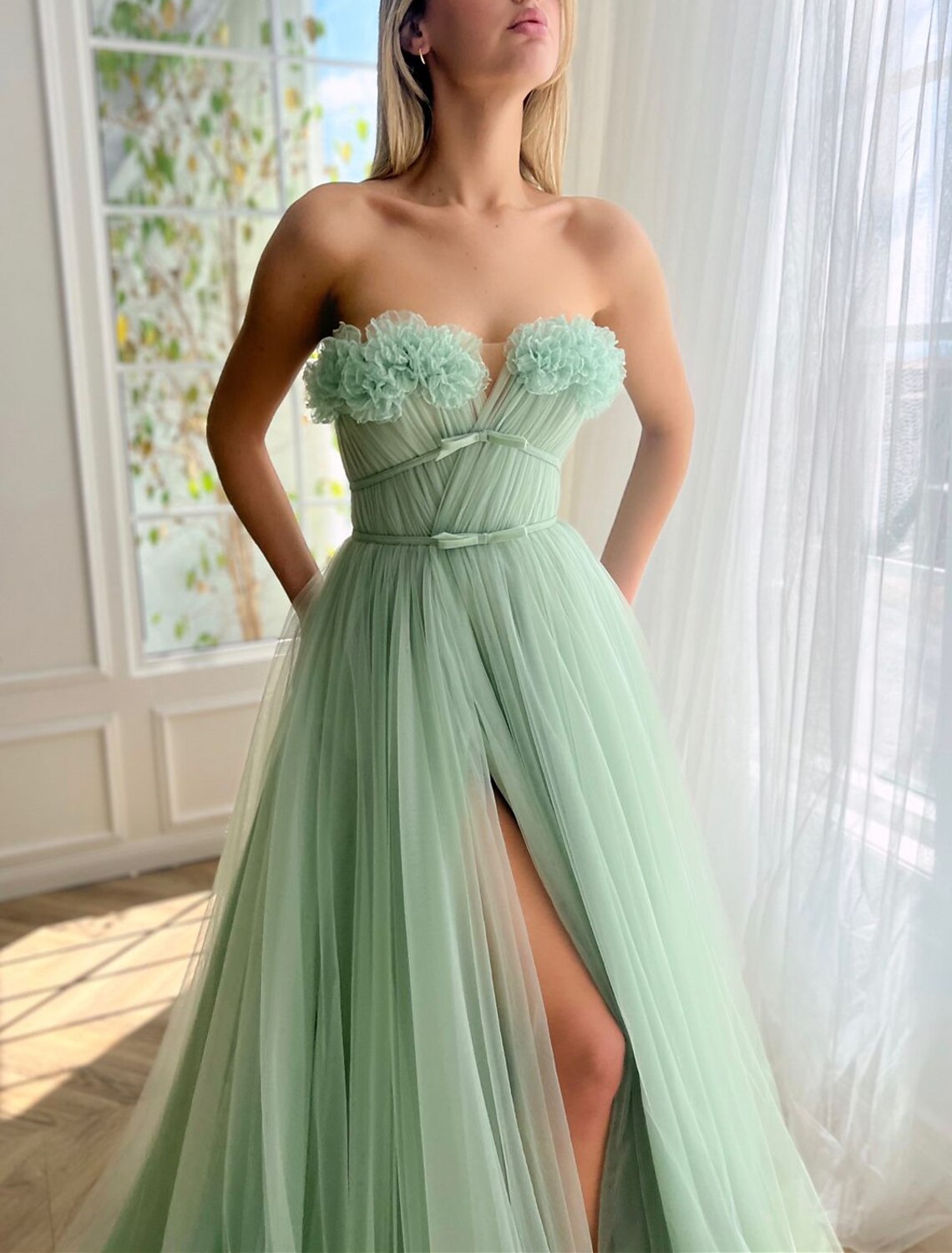 Wholesa A-Line Evening Gown Floral Dress Formal Wedding Guest Court Train Sleeveless Strapless Tulle with Bow(s) Slit