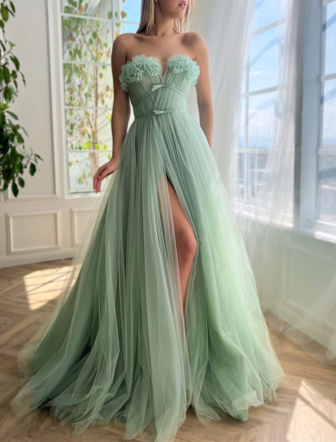 Wholesa A-Line Evening Gown Floral Dress Formal Wedding Guest Court Train Sleeveless Strapless Tulle with Bow(s) Slit