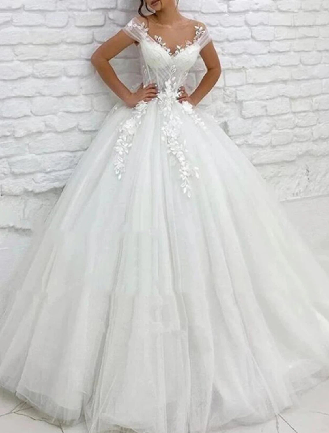 Wholesa Formal Wedding Dresses Ball Gown V Neck Cap Sleeve Chapel Train Lace Bridal Gowns With Appliques