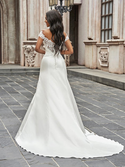 Wholesa  A-Line/Princess Scoop Satin Lace Sleeveless Chapel Train Wedding Dresses