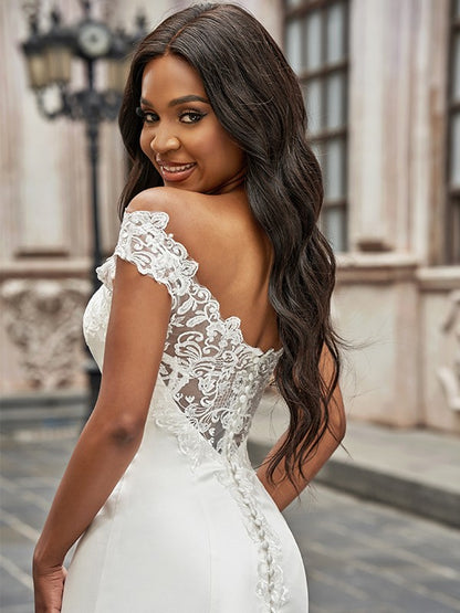 Wholesa  A-Line/Princess Scoop Satin Lace Sleeveless Chapel Train Wedding Dresses