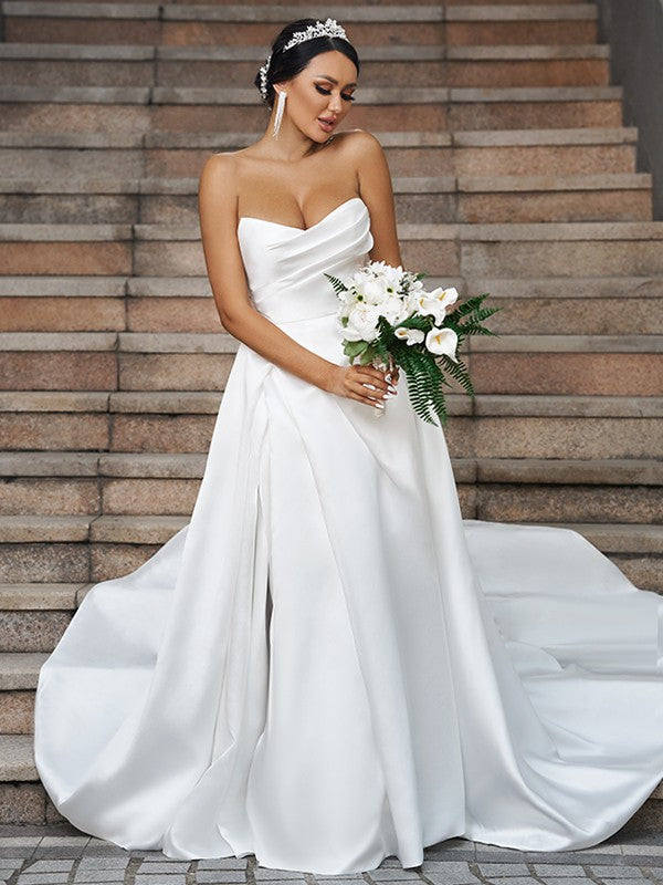 Wholesa  A-Line/Princess Satin Ruffles Sweetheart Sleeveless Chapel Train Wedding Dresses