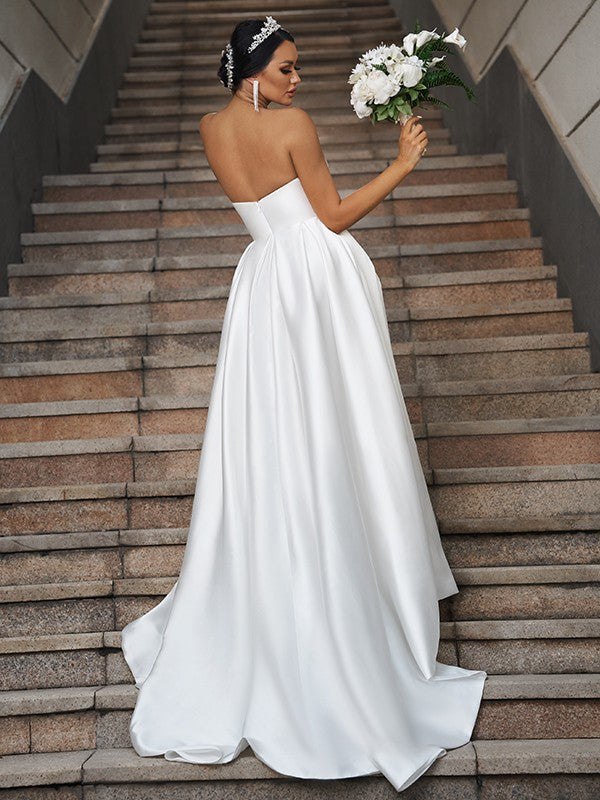 Wholesa  A-Line/Princess Satin Ruffles Sweetheart Sleeveless Chapel Train Wedding Dresses