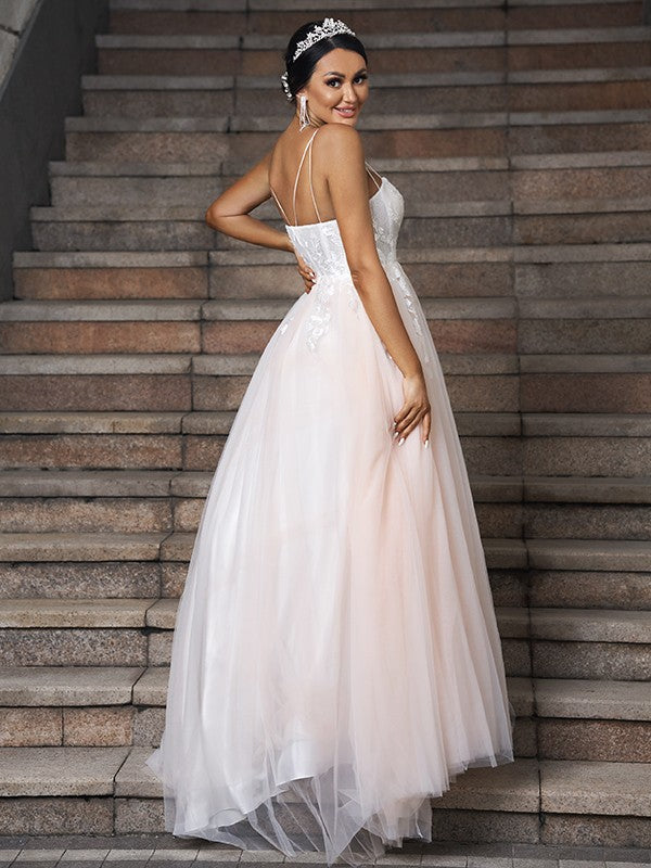 Wholesa A-Line/Princess Tulle Applique Sweetheart Sleeveless Sweep/Brush Train Wedding Dresses