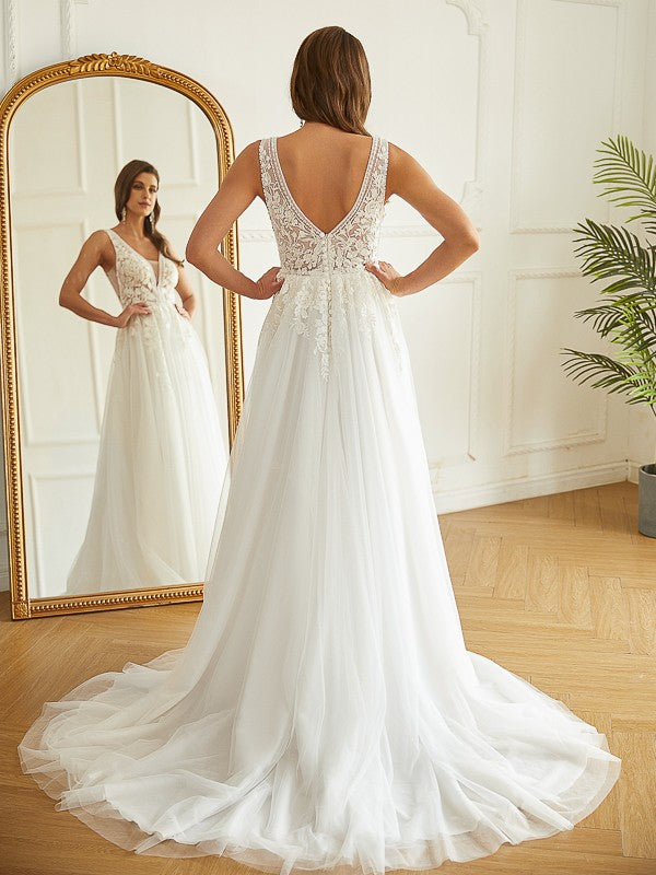 Wholesa A-Line/Princess Tulle Applique V-neck Sleeveless Sweep/Brush Train Wedding Dresses