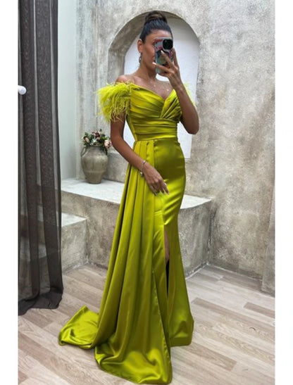 Wholesa A-Line Evening Gown High Split Dress Formal Fall Sweep / Brush Train Short Sleeve Off Shoulder Satin with Feather Ruched Slit