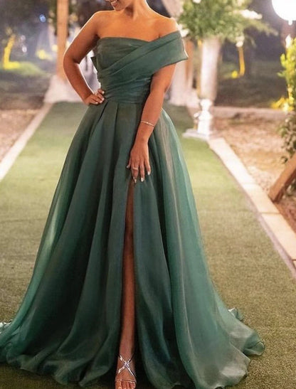 Wholesa  A-Line Evening Gown Christmas Red Green Dress Wedding Guest Prom Sweep / Brush Train Short Sleeve One Shoulder Organza with Ruched Slit