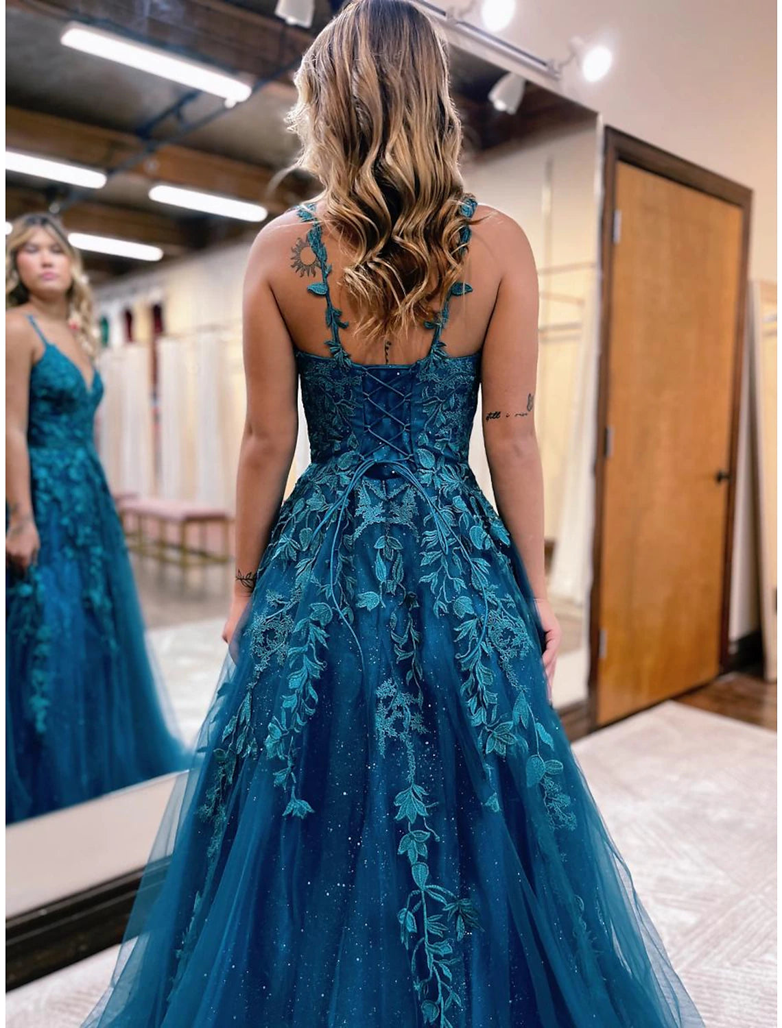 Wholesale Ball Gown A-Line Prom Dresses Sparkle & Shine Dress Formal Floor Length Sleeveless V Neck Tulle Backless with Glitter Appliques