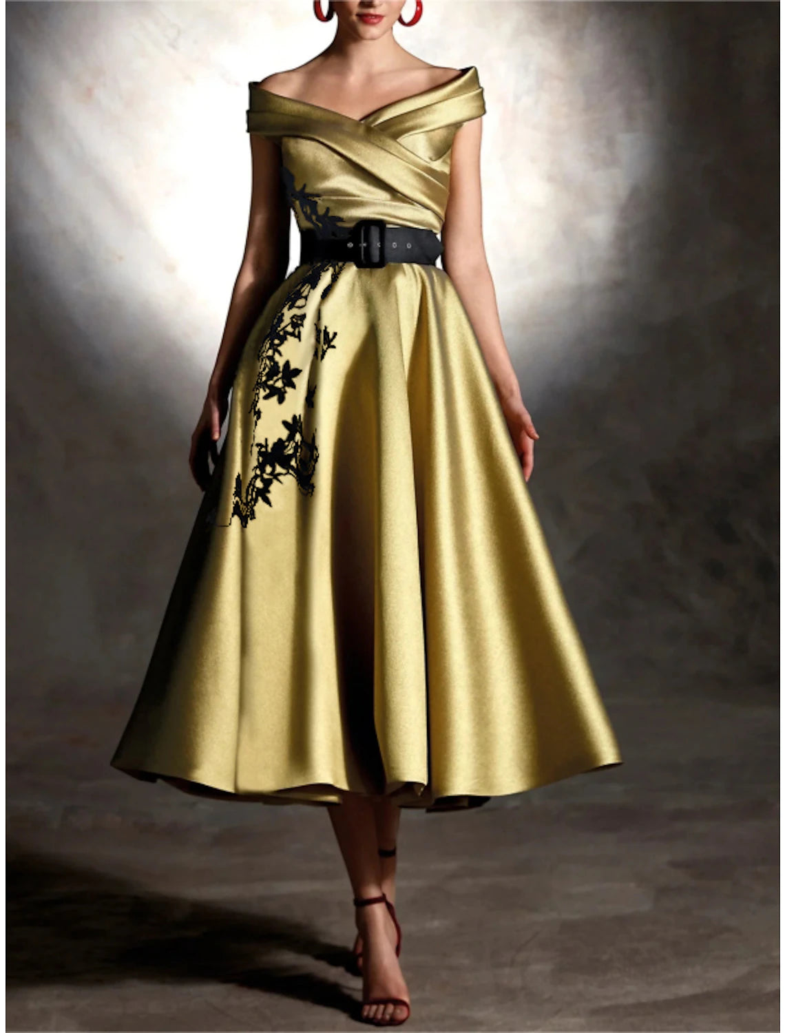 Wholesa  A-Line Cocktail Champagne Gold Dresses Vintage Dress Formal Wedding Guest Tea Length Sleeveless Off Shoulder Satin with Pleats Appliques