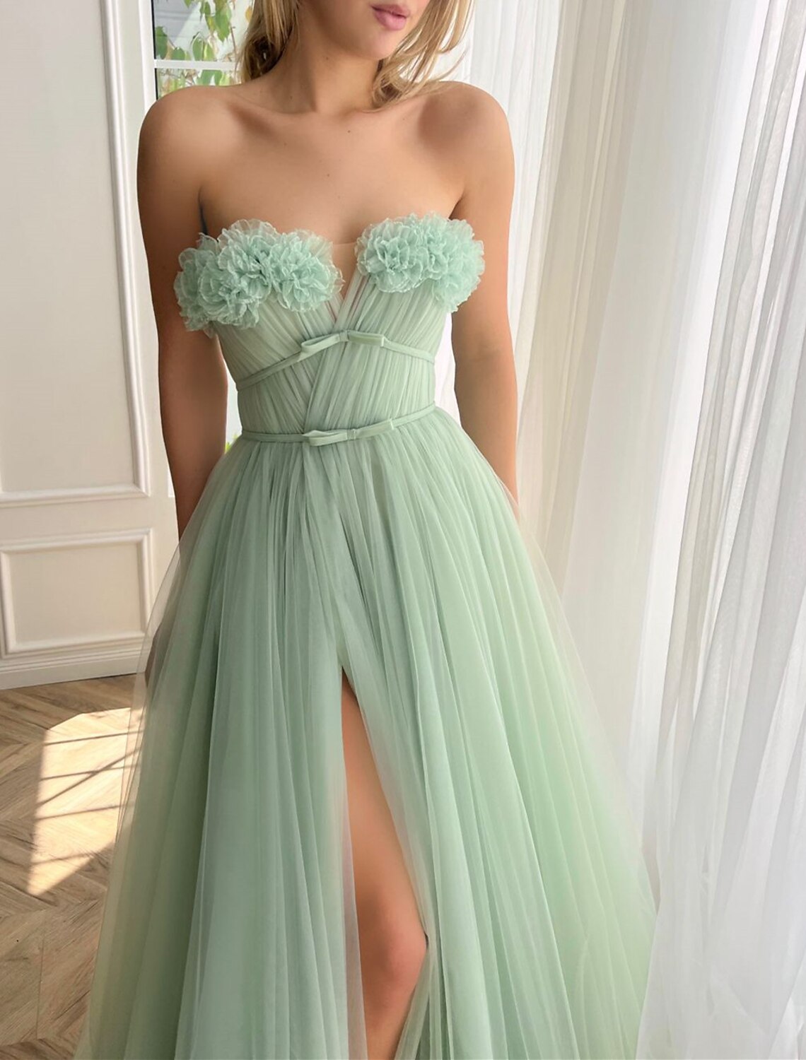 Wholesa A-Line Evening Gown Floral Dress Formal Wedding Guest Court Train Sleeveless Strapless Tulle with Bow(s) Slit