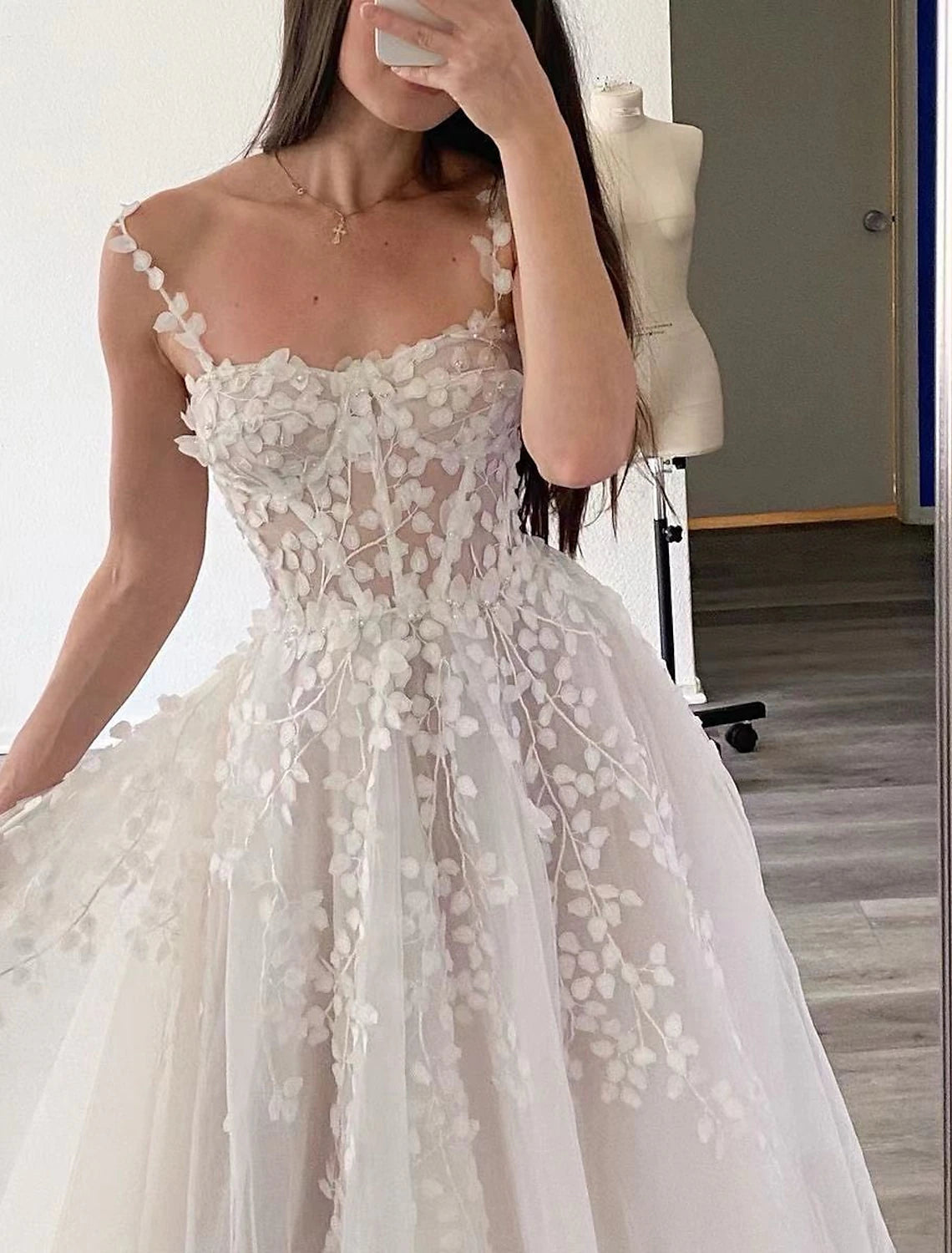 Wholesa Beach Boho Wedding Dresses A-Line Square Neck Sleeveless Sweep / Brush Train Chiffon Bridal Gowns With Embroidery Appliques