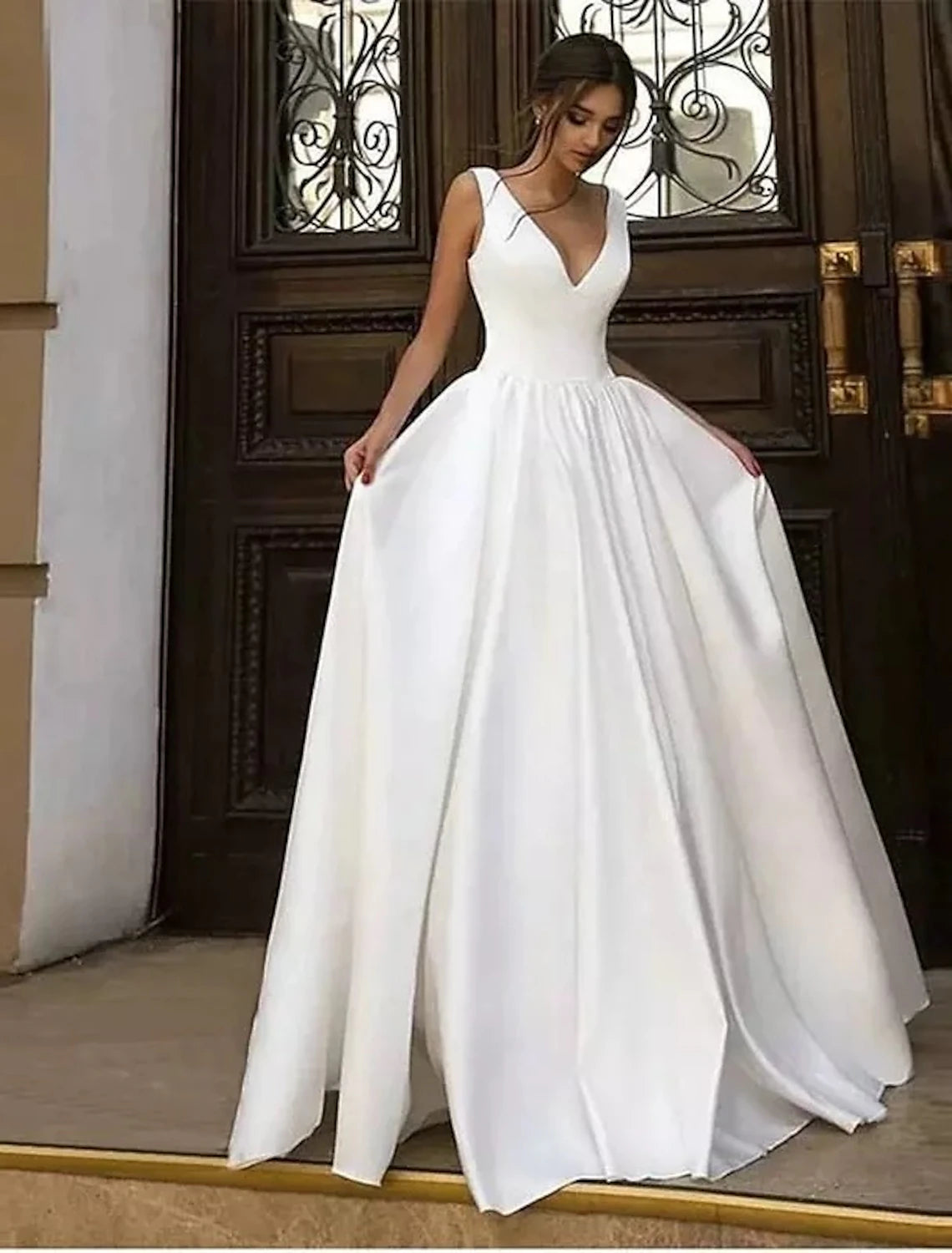 Wholesale Reception Casual Formal Wedding Dresses A-Line V Neck Sleeveless Floor Length Satin Bridal Gowns With Pleats Solid Color Summer Fall Wedding Party