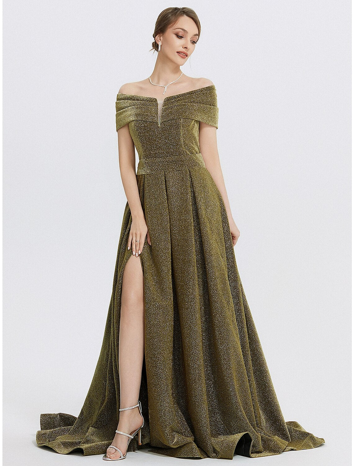 Wholesa  A-Line Evening Gown Elegant Dress Formal Sweep / Brush Train Sleeveless Sweetheart Charmeuse with Glitter Slit