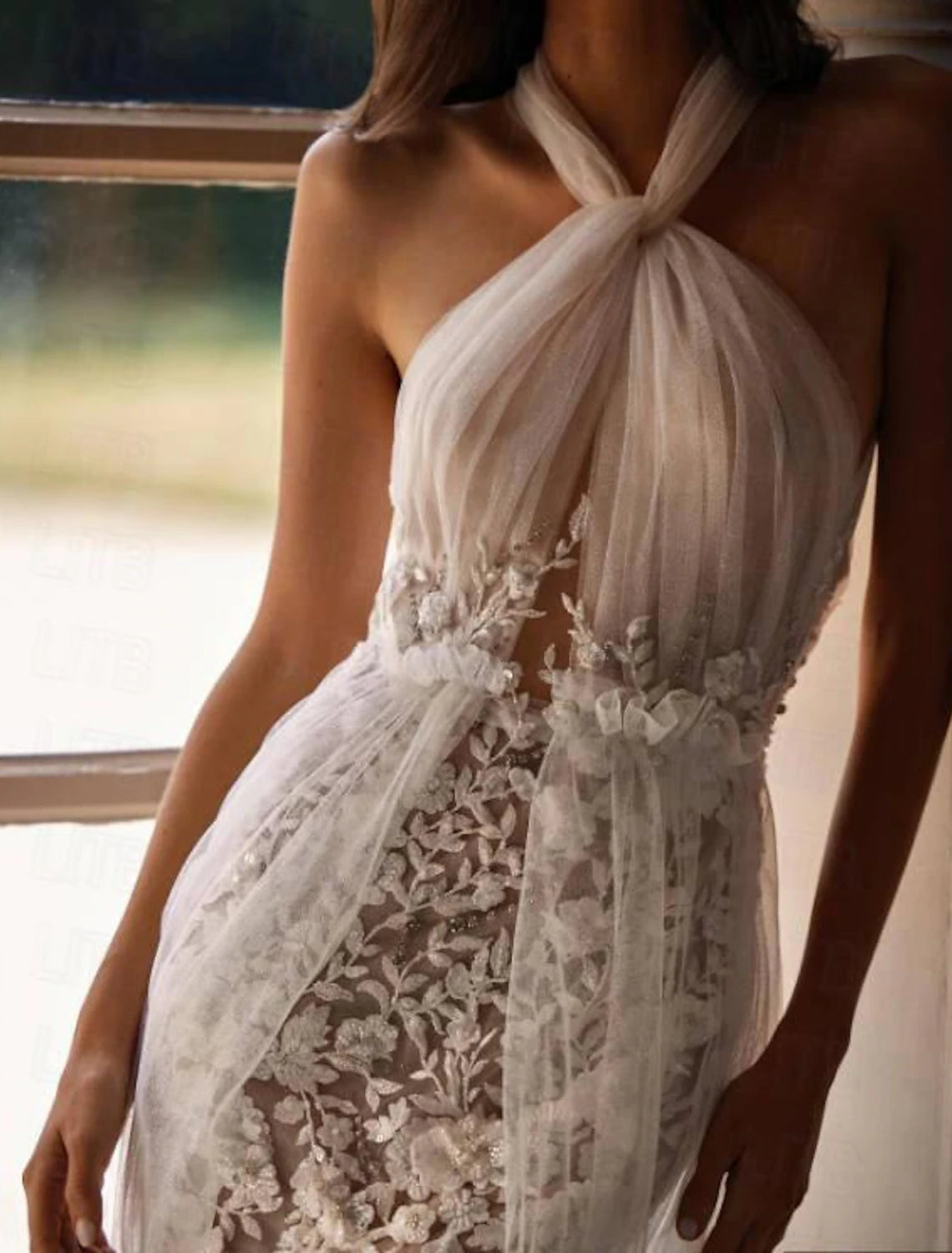 Wholesa Little White Dresses Boho Wedding Dresses Sheath / Column Camisole Sleeveless Court Train Lace Bridal Gowns With Beading Embroidery