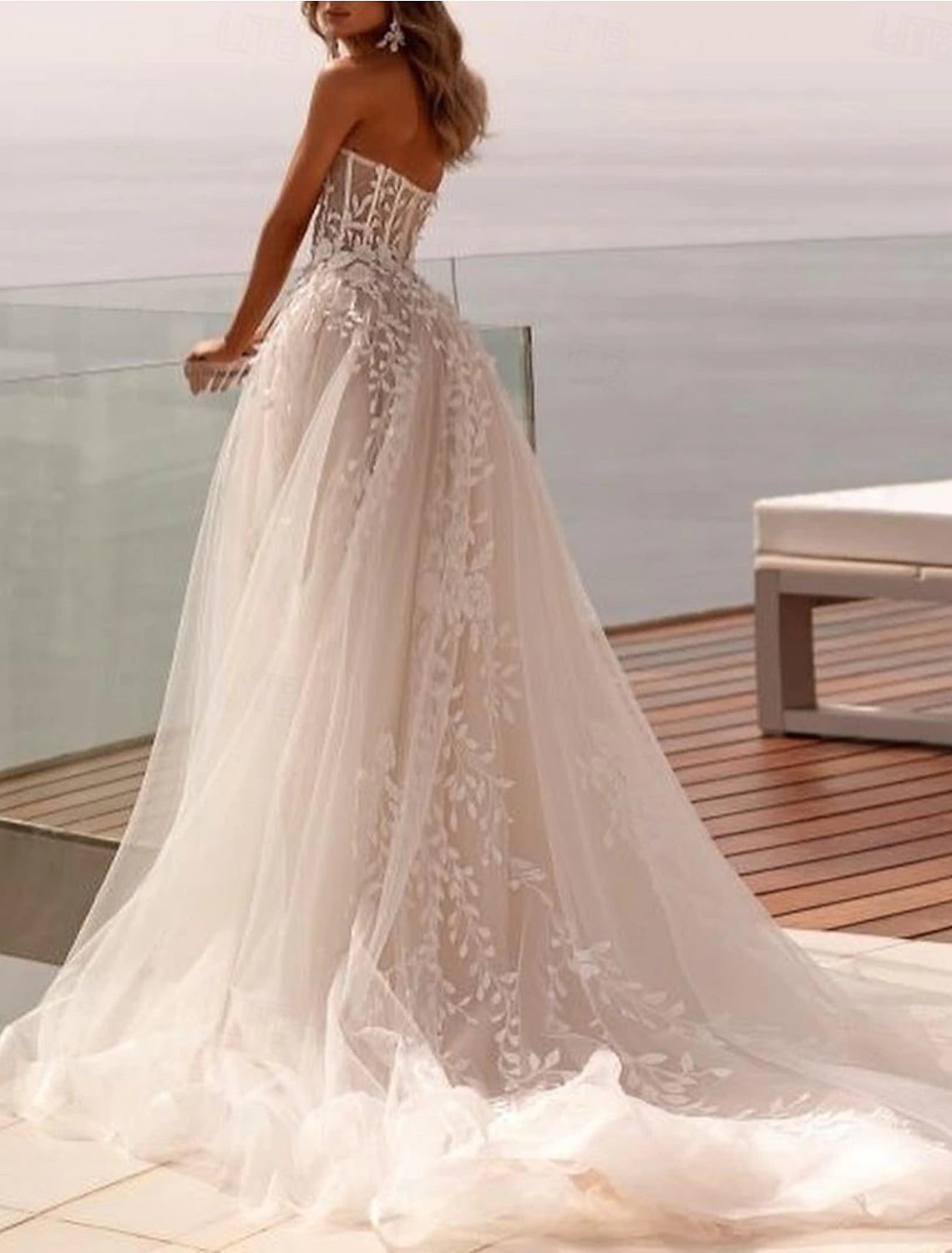 Wholesa Beach Open Back Formal Wedding Dresses Ball Gown Sweetheart Sleeveless Sweep / Brush Train Tulle Bridal Gowns With Appliques Solid Color