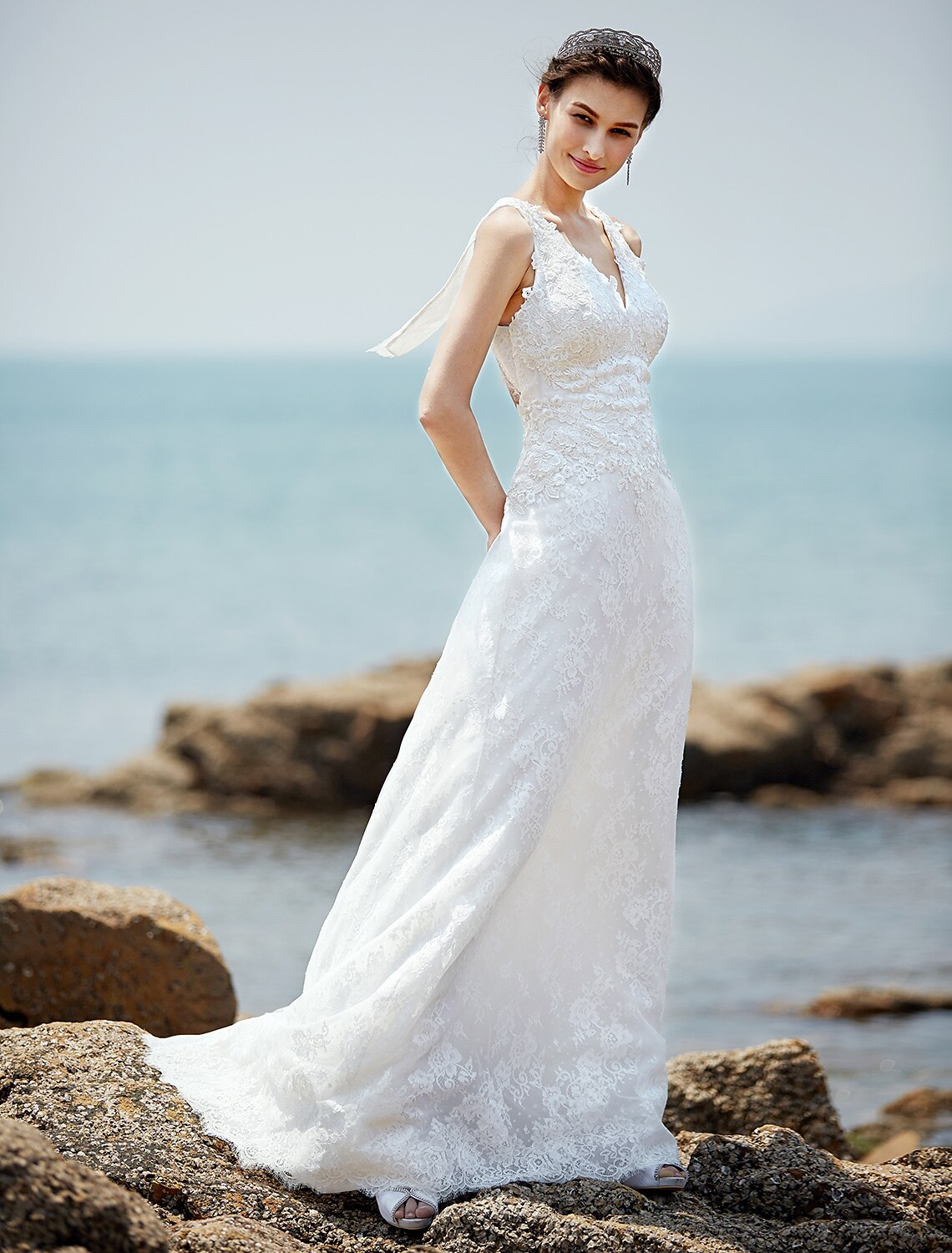 wholesale Wedding Dresses Sheath / Column V Neck Sleeveless Court Train Lace Bridal Gowns With Appliques Button