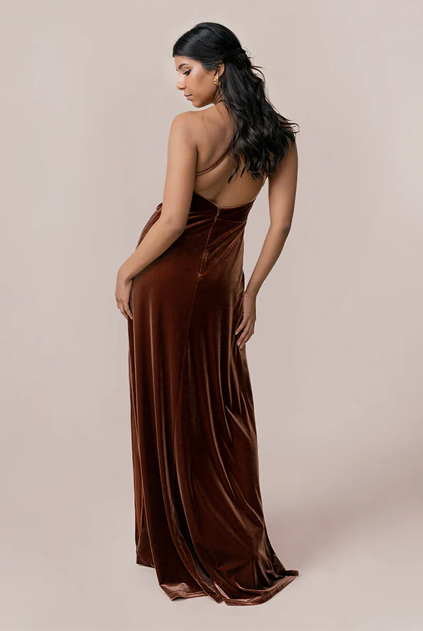 Wholesale Elegant Hanging The Neck And Exposing The Back Velvet Dress With Slit Formal Dress for Wedding Guest Dress