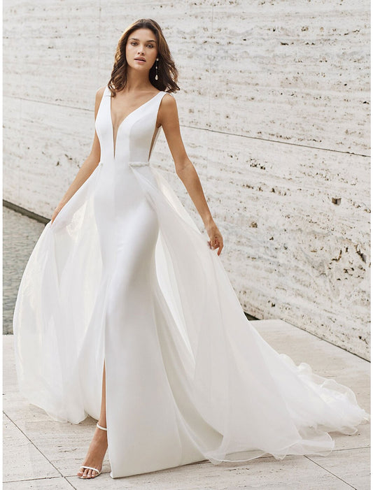 Wholesale Beach Wedding Dresses Two Piece V Neck Sleeveless Court Train Satin Bridal Gowns With Pattern Summer Wedding Party