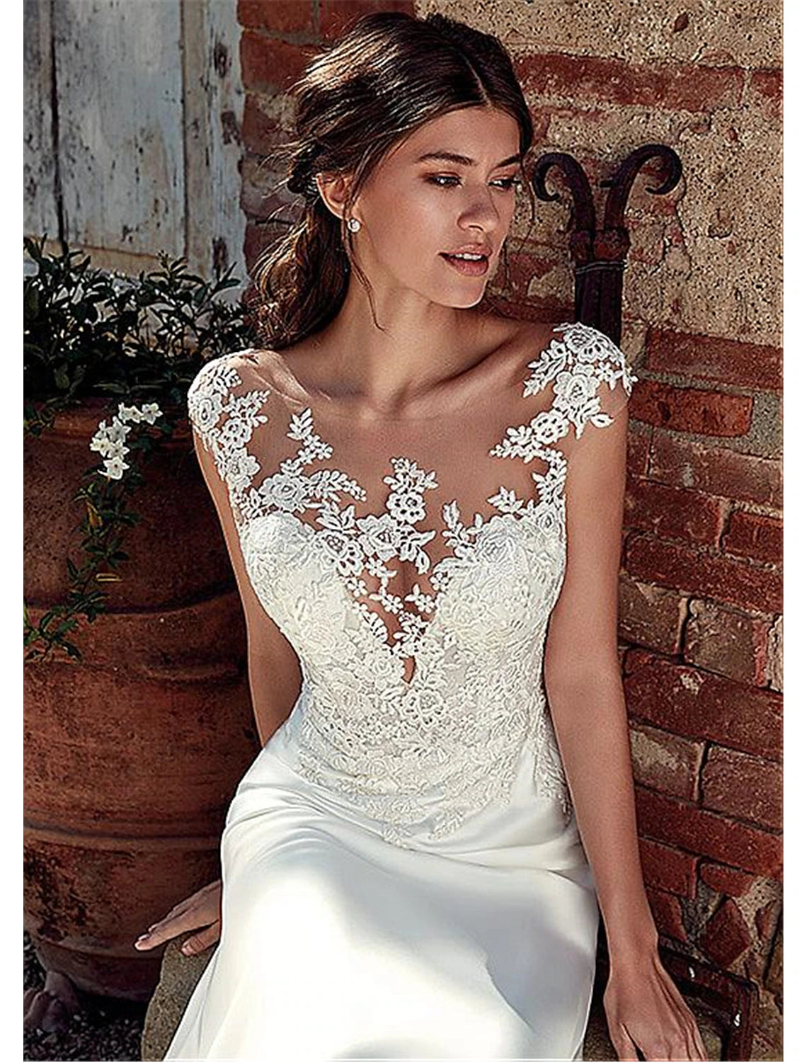 Wholesale Beach Open Back Wedding Dresses Mermaid / Trumpet Illusion Neck Cap Sleeve Court Train Chiffon Outdoor Bridal Gowns With Appliques Summer Fall Wedding Party