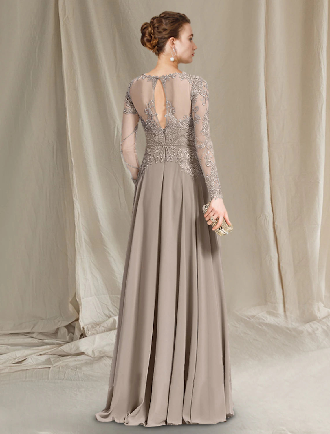 wholesale A-Line Mother of the Bride Dress Luxurious Elegant Jewel Neck Floor Length Chiffon Lace Long Sleeve with Pleats Appliques