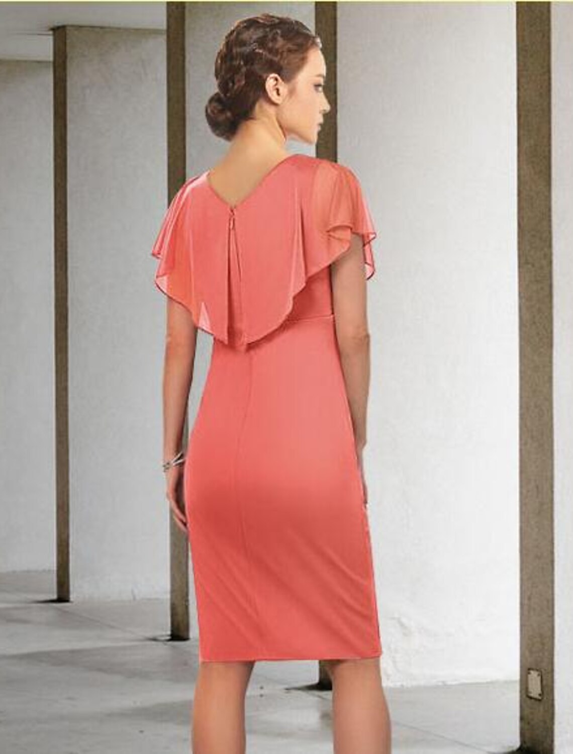 Aimishang  Sheath / Column Mother of the Bride Dress Elegant V Neck Knee Length Chiffon Short Sleeve with Ruched