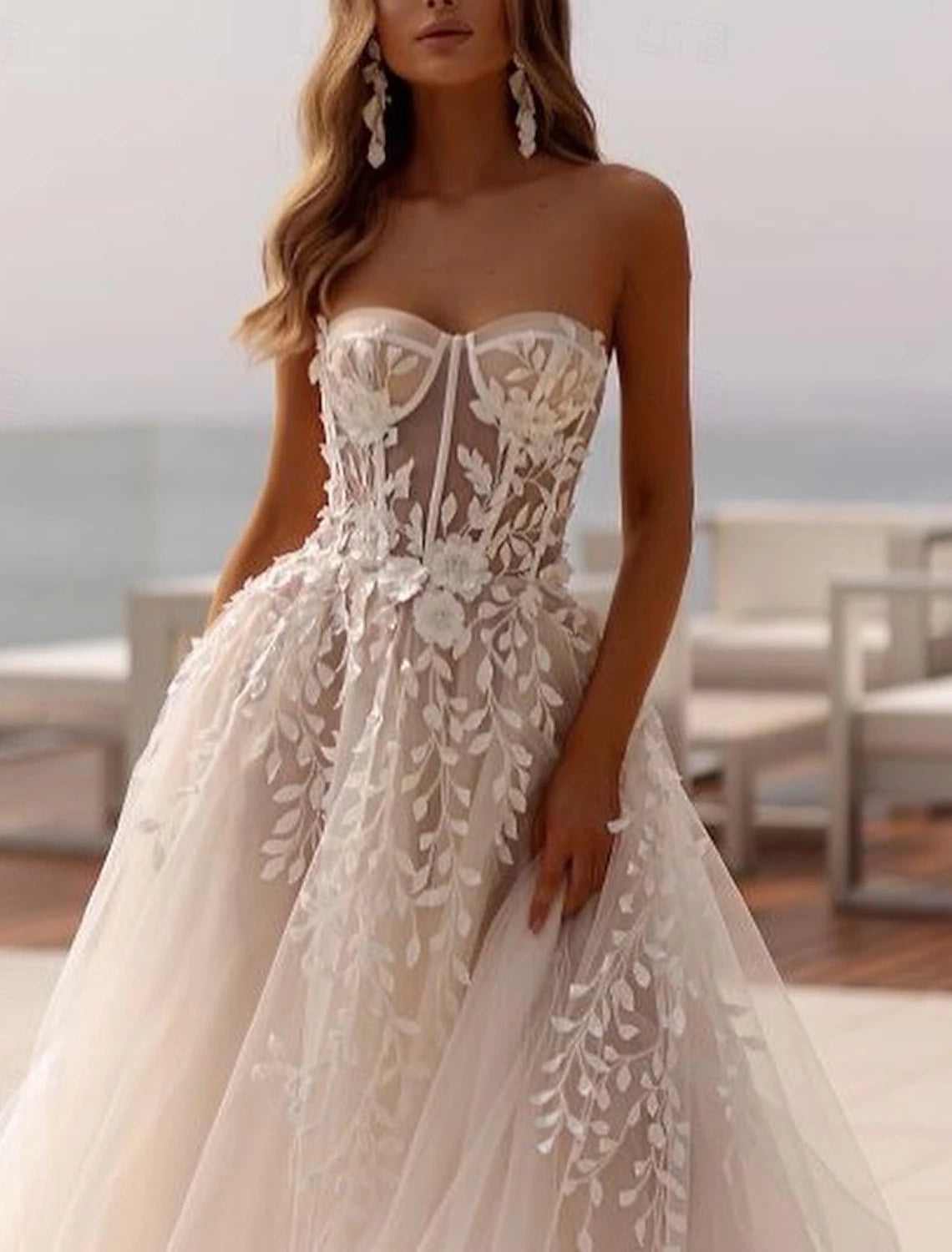 Wholesa Beach Open Back Formal Wedding Dresses Ball Gown Sweetheart Sleeveless Sweep / Brush Train Tulle Bridal Gowns With Appliques Solid Color