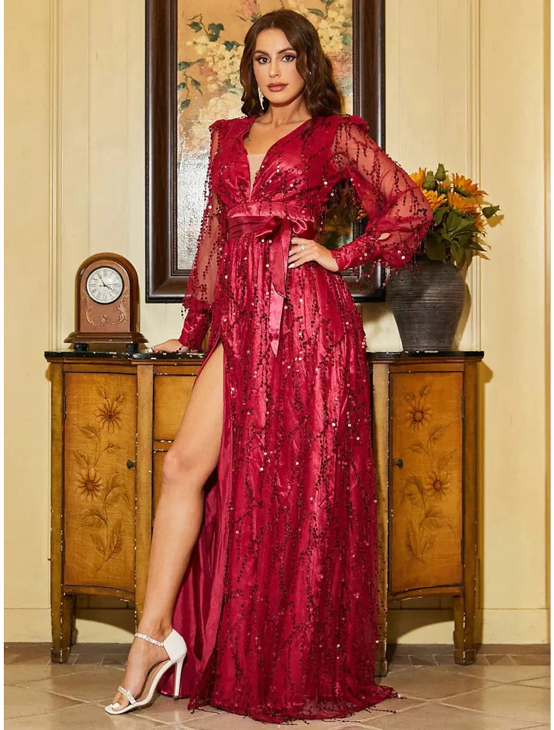 Wholesa A-Line Evening Gown Elegant Dress Formal Sweep / Brush Train Long Sleeve V Neck Sequined with Glitter Slit Strappy