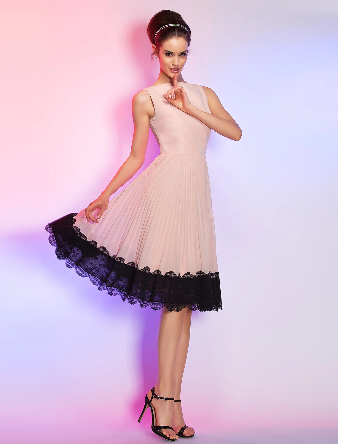 wholesale A-Line Vintage Dress Homecoming Knee Length Sleeveless Boat Neck Chiffon with Lace Insert