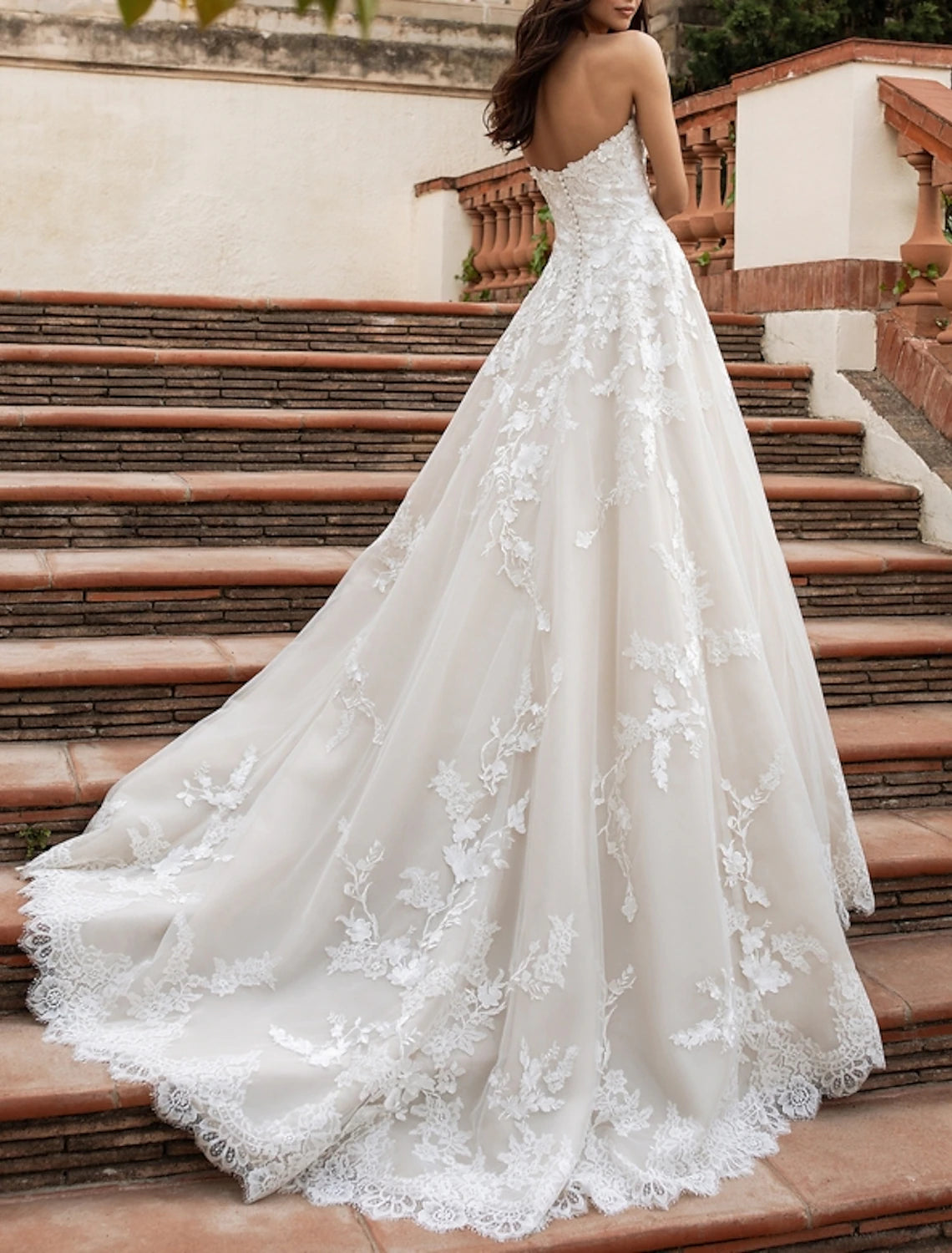 Wholesa Engagement Formal Wedding Dresses Ball Gown Sweetheart Strapless Court Train Lace Bridal Gowns With Appliques