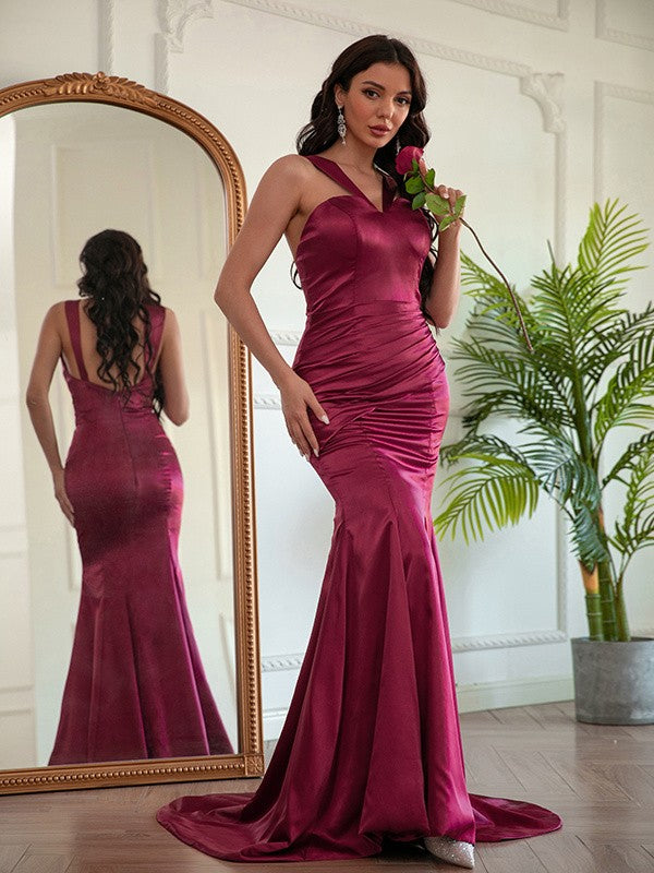 Wholesa Sheath/Column Silk like Satin Ruched Halter Sleeveless Sweep/Brush Train Dresses