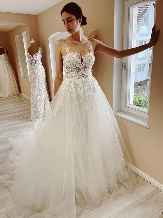 Wholesa A-Line/Princess Tulle Applique Scoop Sleeveless Chapel Train Wedding Dresses