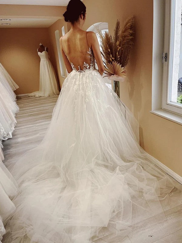 Wholesa A-Line/Princess Tulle Applique Scoop Sleeveless Chapel Train Wedding Dresses