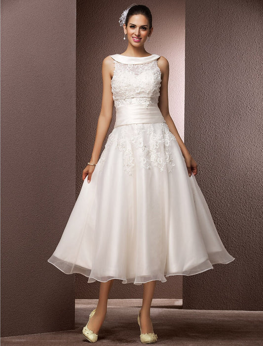 Wholesale Hall Wedding Dresses A-Line Illusion Neck Sleeveless Tea Length Lace Bridal Gowns With Pearl Beading Summer Wedding P