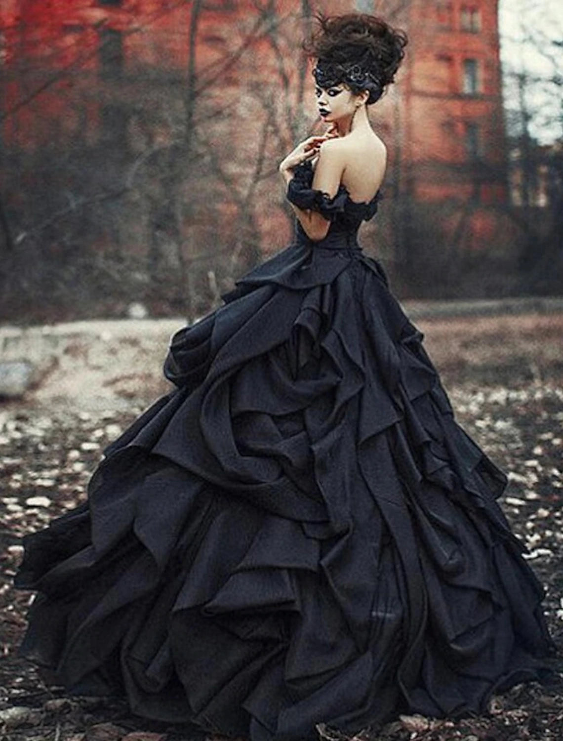 Wholesale Engagement Gothic Black Wedding Dresses Formal Fall Ball Gown Off Shoulder Cap Sleeve Court Train Satin Bridal Gowns With Lace Ruched Summer Halloween Wedding Party